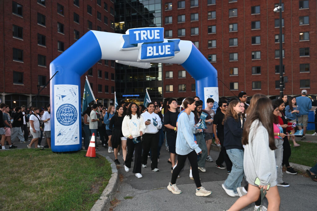 Custom inflatable arches and product replicas by Inflatable Images